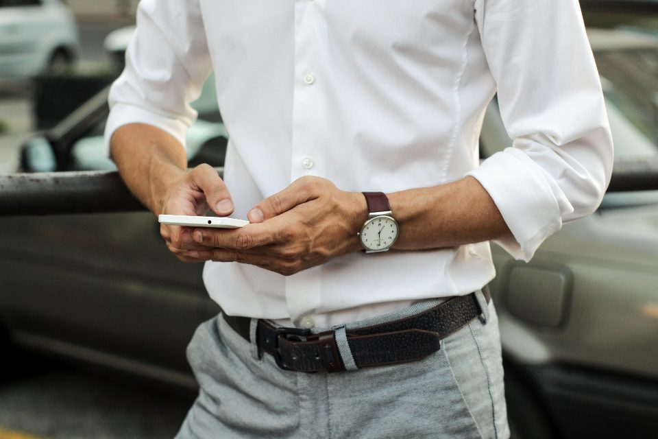 A client signing on his phone